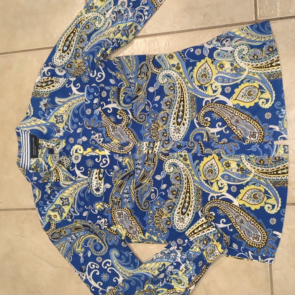 Jones New York Signature Paisley Blue Button Up Shirt Size Small